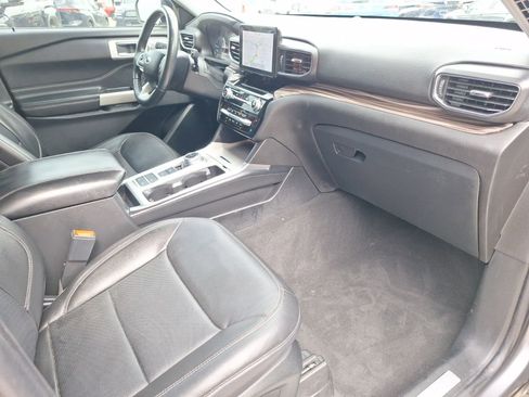 Used 2022 Ford Explorer Limited w/ Equipment Group 301A RWD image 32