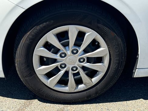 Used 2024 Kia Forte LX FWD image 13