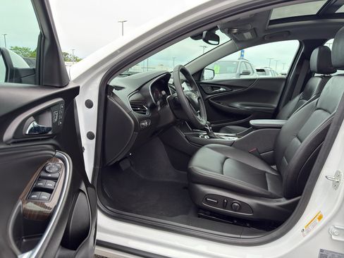 Used 2023 Chevrolet Malibu LT w/ Sport Edition FWD image 11