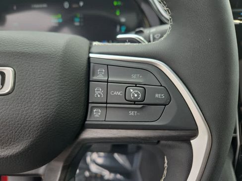 Used 2023 Jeep Grand Cherokee image 30