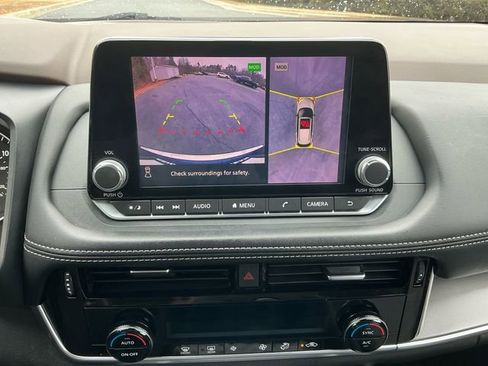 Used 2021 Nissan Rogue SV image 23