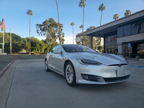 Used 2018 Tesla Model S 100D AWD/4WD image 4