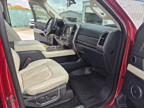 Used 2018 Ford Expedition Platinum RWD image 21