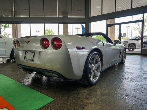 Used 2007 Chevrolet Corvette Convertible w/ Preferred Equipment Group RWD image 3