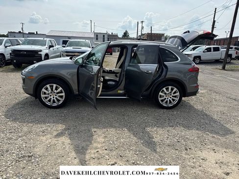 Used 2016 Porsche Cayenne S AWD/4WD image 31