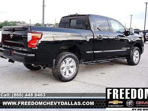 Used 2024 Nissan Titan SV w/ SV Convenience Package image 38