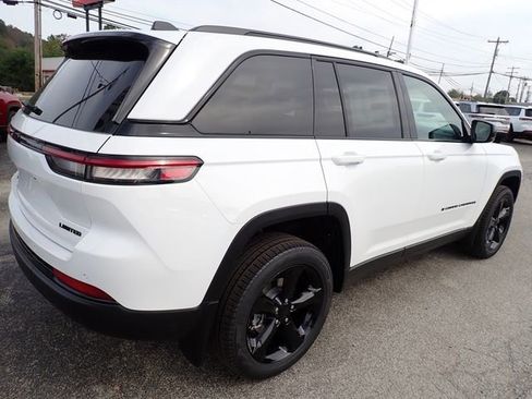 New 2025 Jeep Grand Cherokee Limited w/ Black Appearance Package image 7