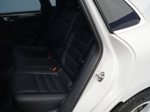 Certified 2026 Porsche Macan AWD/4WD image 25