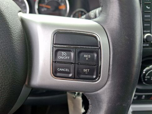 Used 2016 Jeep Compass High Altitude FWD image 17