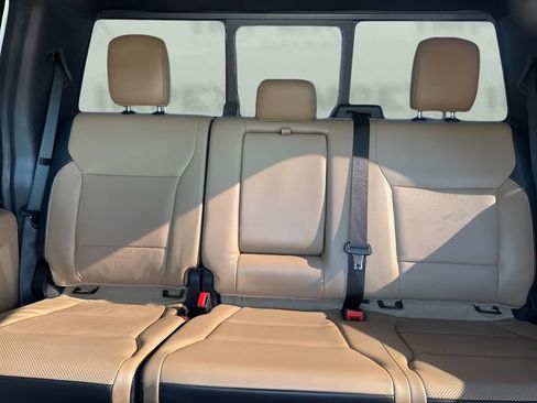 Used 2023 Ford F250 Lariat w/ Chrome Package image 11