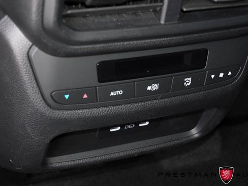 Used 2025 Honda Pilot Touring image 42