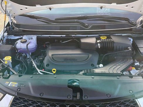 New 2026 Chrysler Pacifica Select FWD image 36