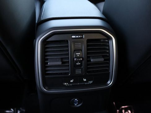 New 2026 Porsche Macan S image 21