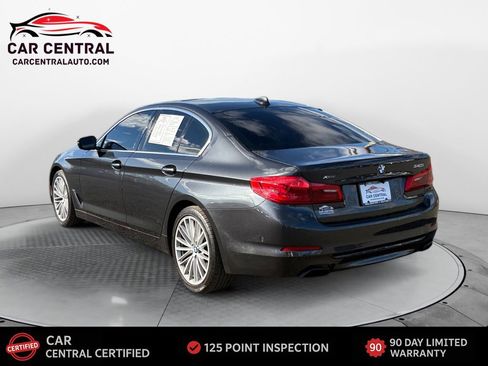 Used 2017 BMW 540i xDrive image 3