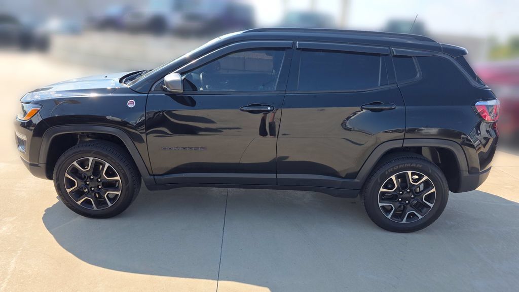 Used 2018 Jeep Compass Trailhawk w/ Cold Weather Group AWD/4WD image 2