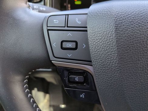 Used 2025 Toyota Camry SE w/ Convenience Package FWD image 23