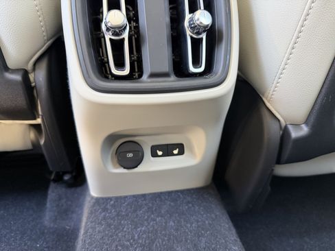 Used 2023 Volvo XC40 B4 Plus w/ Protection Package Premier FWD image 37