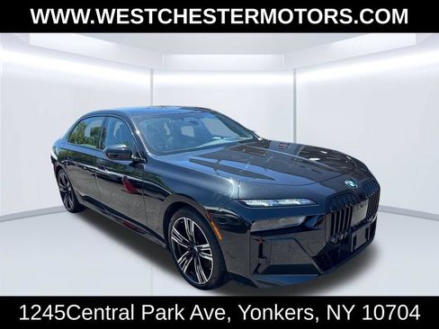 Used 2024 BMW 760i xDrive AWD/4WD image 3