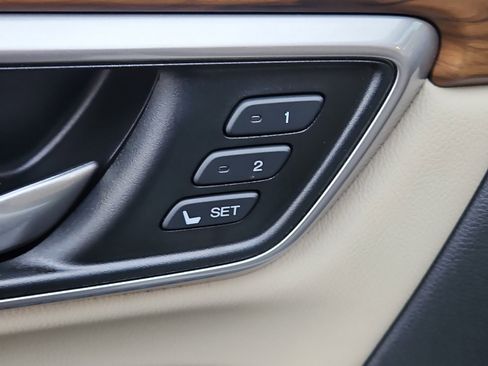 Used 2018 Honda CR-V Touring image 13