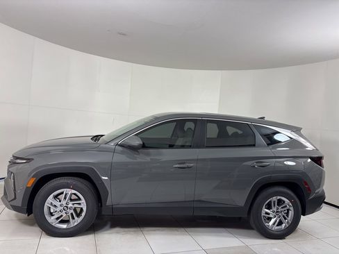 New 2026 Hyundai Tucson SE image 2