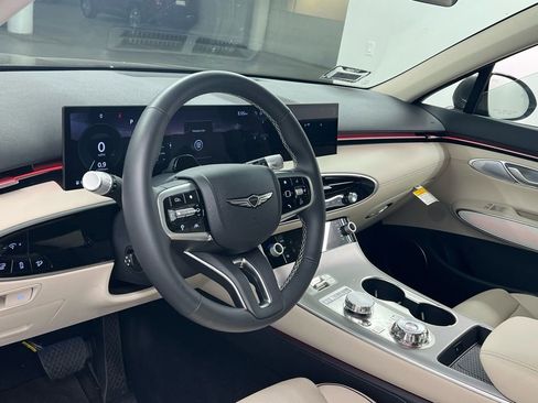 Used 2026 Genesis GV70 2.5T Advanced image 11