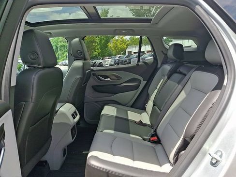 Used 2022 GMC Terrain SLT w/ Tech Package FWD image 10