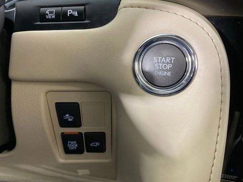 Used 2017 Lexus LX 570 4WD image 27