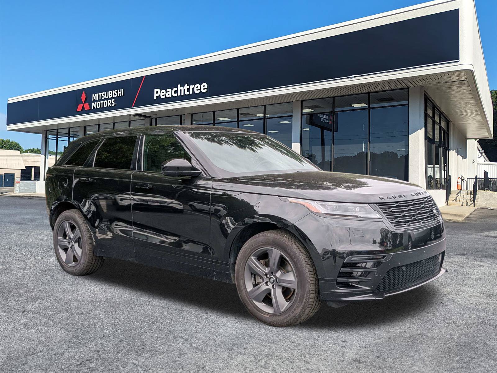 Used 2025 Land Rover Range Rover Velar Dynamic SE AWD/4WD image 1