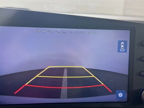 Used 2021 Hyundai Elantra SE image 22