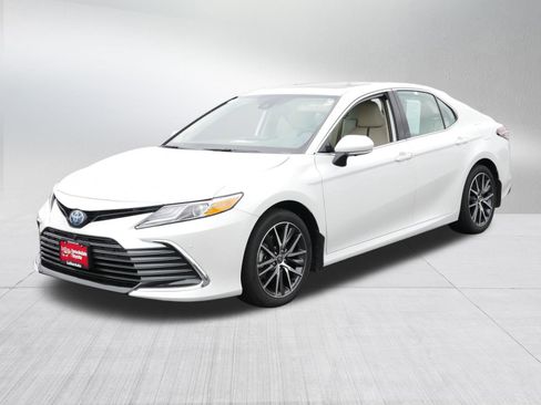 Certified 2023 Toyota Camry XLE w/ Navigation Package image 3