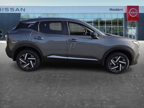 New 2026 Nissan Kicks SV image 4