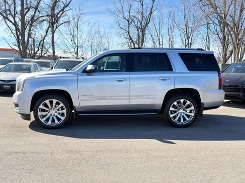Used 2017 GMC Yukon Denali image 4
