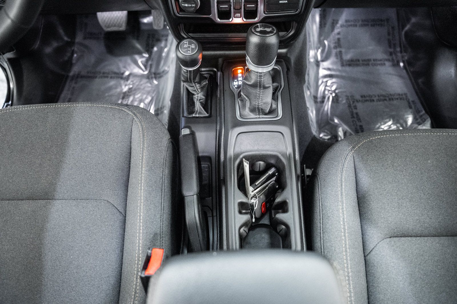 Used 2024 Jeep Wrangler Unlimited Sahara AWD/4WD image 37