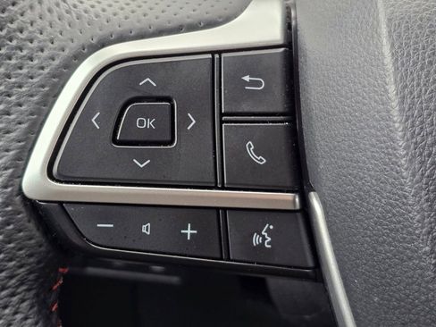 Used 2025 Toyota Sienna XSE w/ XSE Premium Package image 15