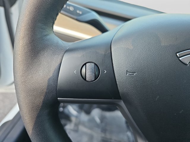 Used 2022 Tesla Model 3 Long Range AWD/4WD image 17