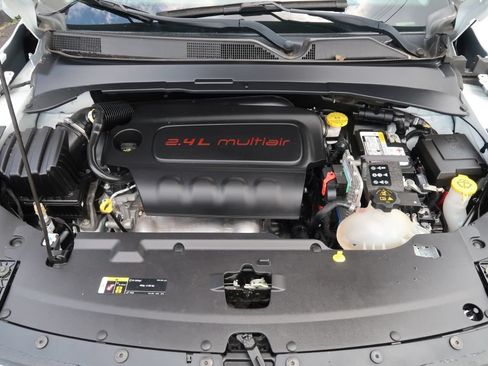 Used 2022 Jeep Compass Latitude w/ Convenience Group FWD image 13