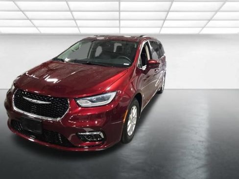 Used 2022 Chrysler Pacifica Touring-L FWD image 8