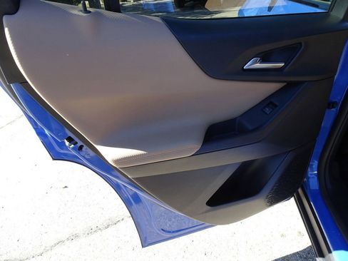 Used 2025 Chevrolet Equinox ACTIV w/ Safety and Technology Package image 14