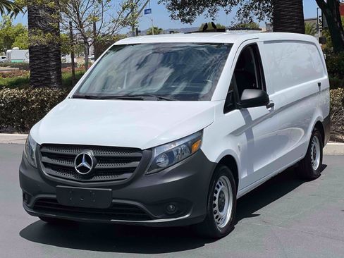 Used 2022 Mercedes-Benz Metris image 11