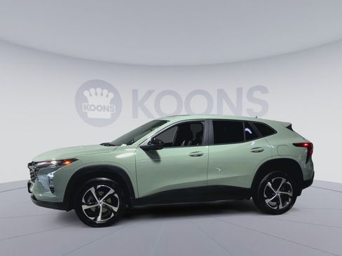 Used 2024 Chevrolet Trax RS w/ Driver Confidence Package image 7