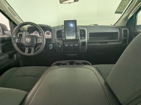 Used 2017 RAM 1500 Express image 32