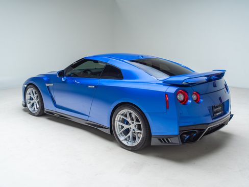 Used 2021 Nissan GT-R Premium AWD/4WD image 6