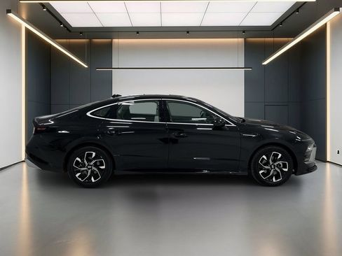 Certified 2025 Hyundai Sonata SEL FWD image 8