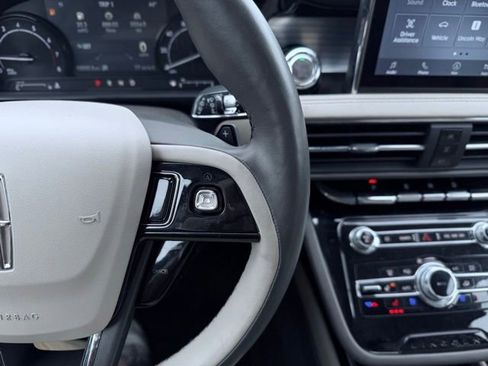 Used 2022 Lincoln Corsair AWD w/ Premium Package image 30