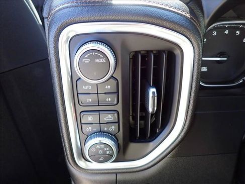 Used 2020 GMC Sierra 2500 AT4 w/ AT4 Preferred Package AWD/4WD image 16