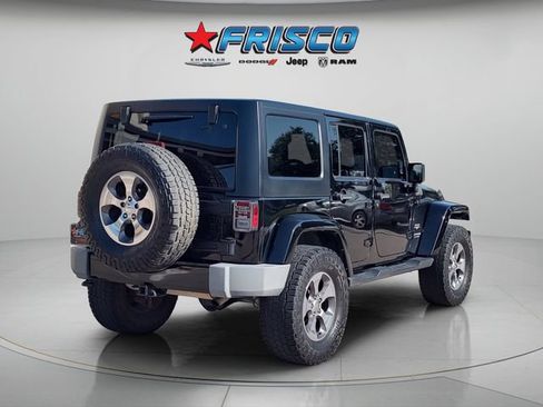 Used 2017 Jeep Wrangler Unlimited Sahara w/ Connectivity Group AWD/4WD image 7