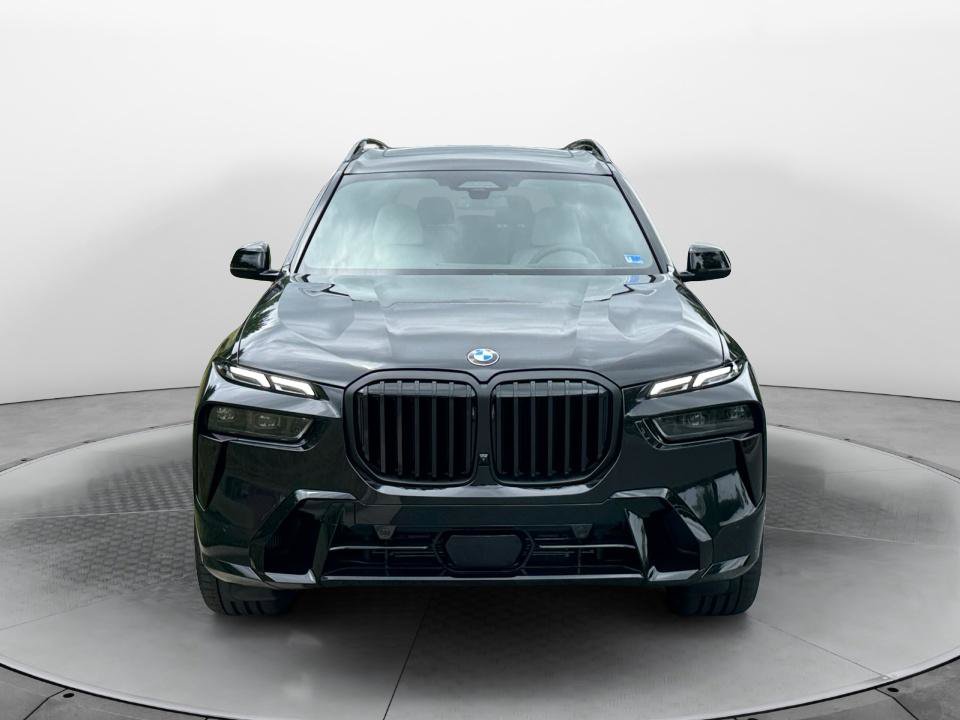 New 2027 BMW X7 xDrive40i w/ M Sport Package AWD/4WD image 2