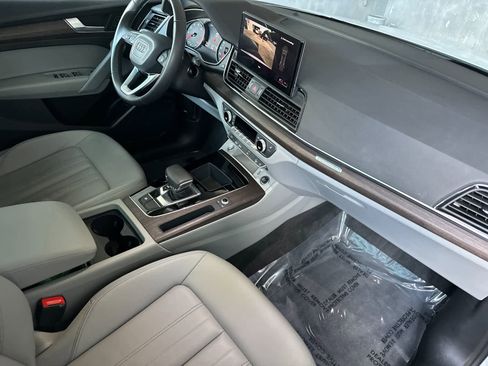 Used 2023 Audi Q5 2.0T Premium w/ Convenience Package image 16