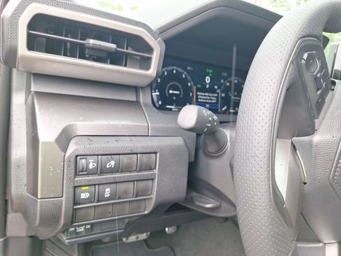 Used 2025 Toyota Tacoma TRD Sport RWD image 18