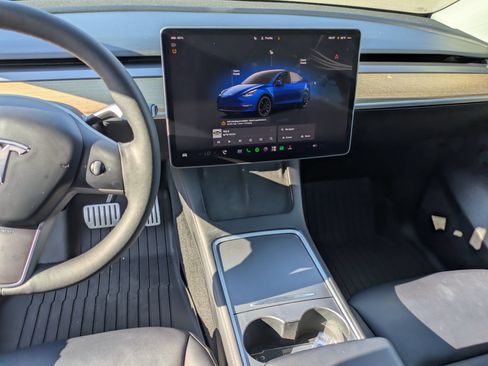 Used 2023 Tesla Model Y Long Range AWD/4WD image 19